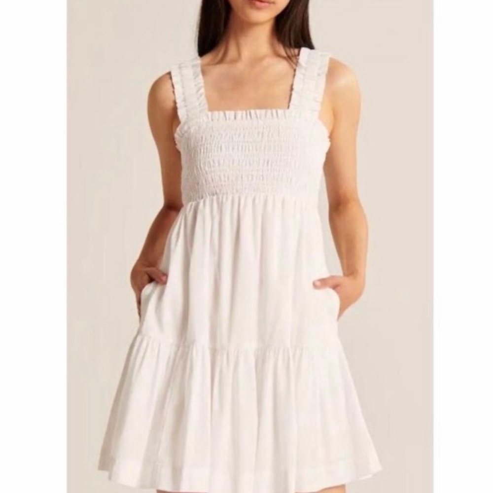LIKE NEW Abercrombie & Fitch White Smocked Mini Dress